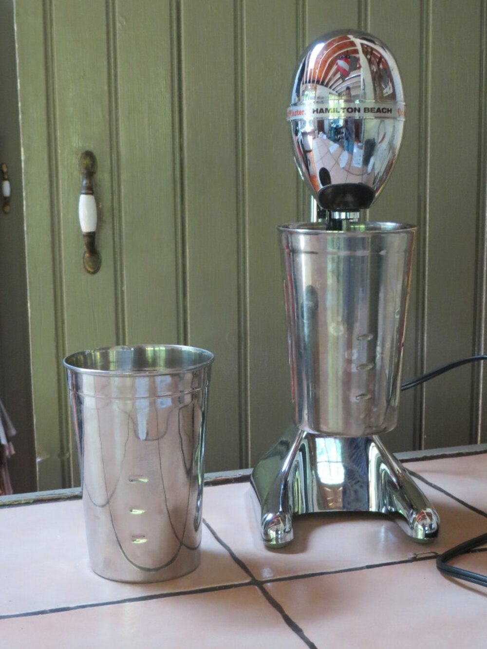 Hamilton Beach 730-3 Drink Master Chrome Milkshake Machine Mixer & 2 CUPS